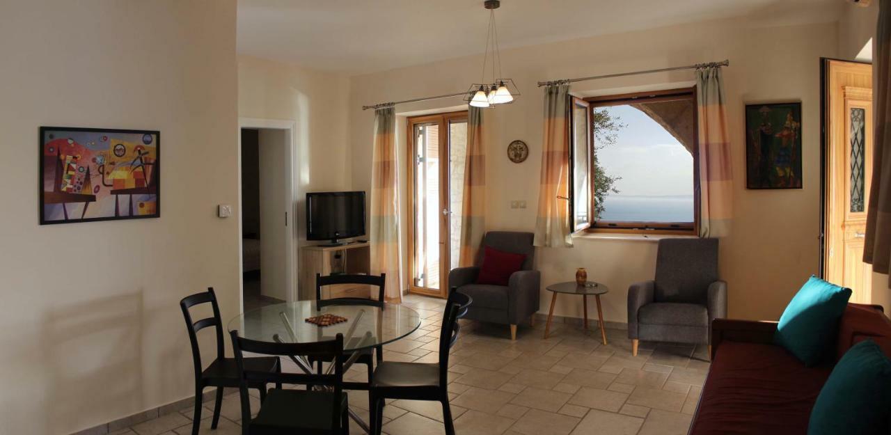 Olive Stonehouses Kalamata Exterior photo