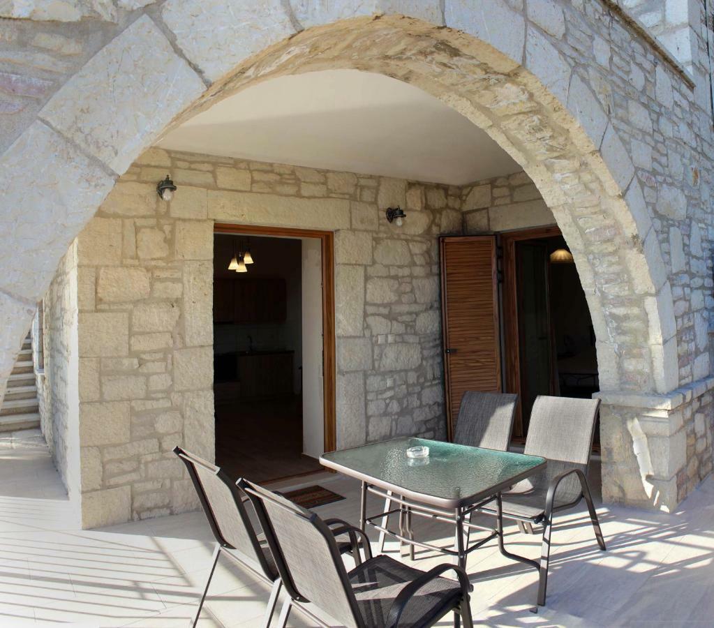 Olive Stonehouses Kalamata Exterior photo